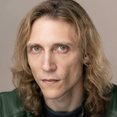 Adrian Mozzi headshot