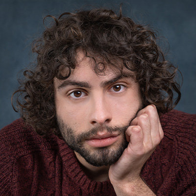Miguel Mota headshot